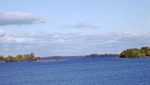 Заброшенные нефтехранилища, возможно, загрязняют Онежское озеро