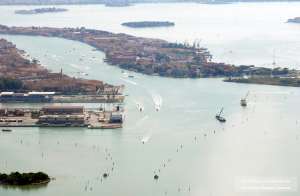 Итальянские порты Венеция и Ла Специя "позеленеют" - Enel